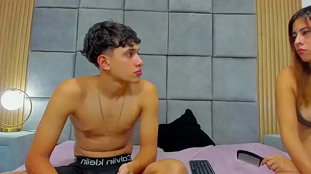 ChanellandMax's cam snapshot