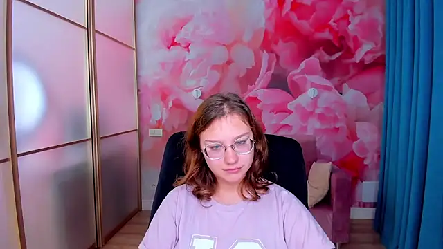 AngelinaLow's cam snapshot