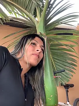 Cami_Leon2's cam snapshot