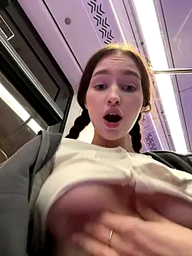 SnappyHappy live sex cam