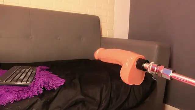 karina_gomez_18's cam snapshot