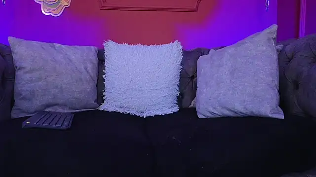 Julieta_Russell's cam snapshot