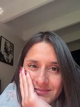 Alice_milf_'s cam snapshot