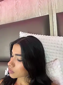 Bella_Smiith_'s cam snapshot