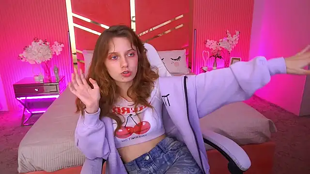 CuteeFoxy's cam snapshot