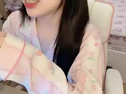 Angela-Barbie's cam snapshot