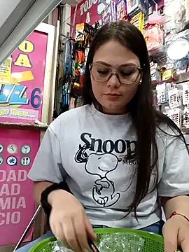 Vale_Saenzz live sex cam