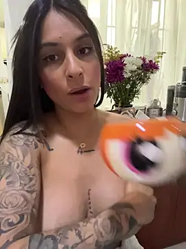 charlotte_stevenss_'s cam snapshot