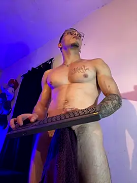 Matt_your_master_ live sex cam