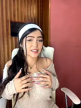 KyliePinkk_'s cam snapshot