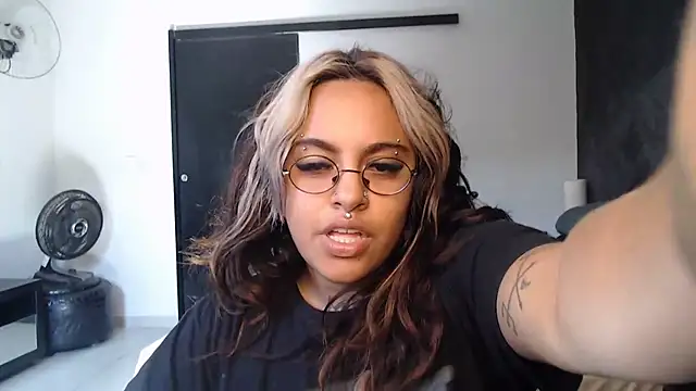 lolafairytail live sex cam