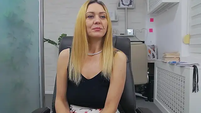 EllaMilf_ live sex cam