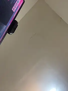 Mari_valda2's cam snapshot