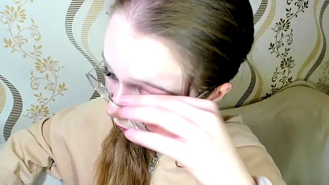 MelMooon's cam snapshot