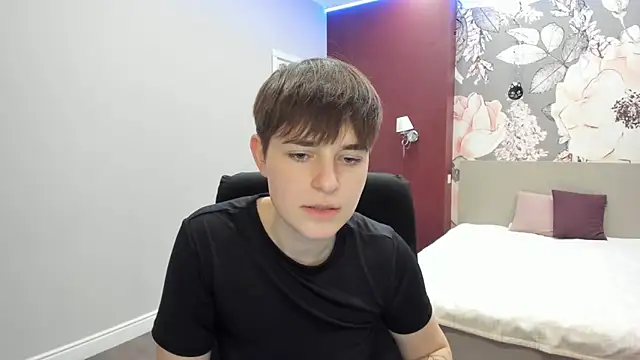 EmiliaYours live sex cam