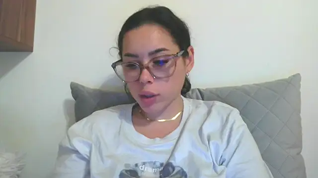 LovelyJulliette live sex cam