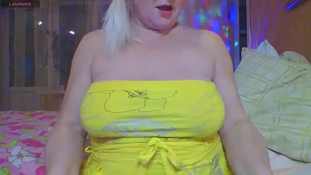 mira_robinsonnn's cam snapshot