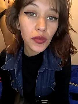 femdomroom's web cam