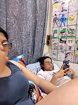 AddisonAndCouple's cam snapshot