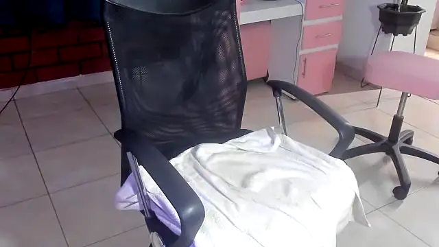 TEE_DIRTY_SQUIRT's cam snapshot