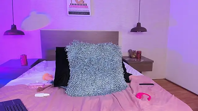 cloehill_'s cam snapshot