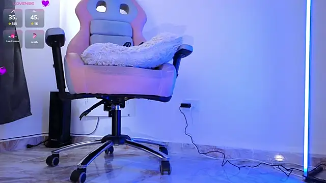 sexyladyy_'s cam snapshot