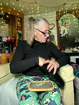 TrenaAnne live sex cam