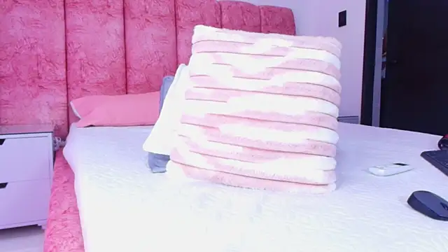 kendal_rossi live sex cam