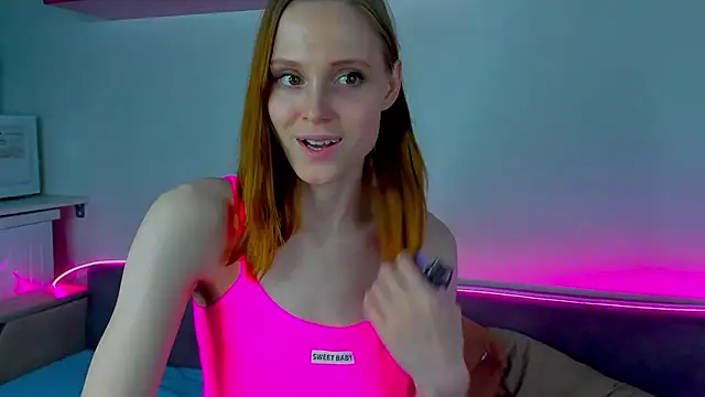 Gina_lovelyy's cam snapshot