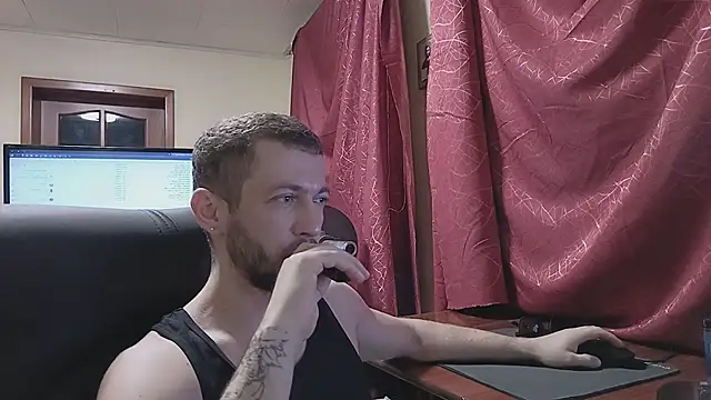 333Alone_in_theDark777's cam snapshot