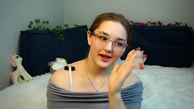 CleotildeBijan's cam snapshot