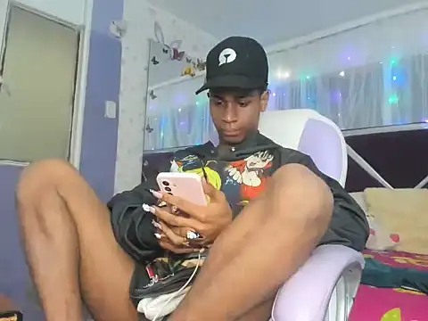 Santy_bigcock_01's cam snapshot