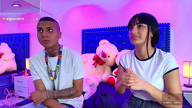 Damian_and_roxanne's cam snapshot