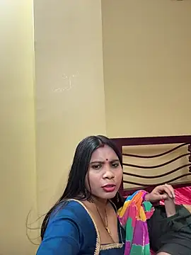 RedQQueen live sex cam