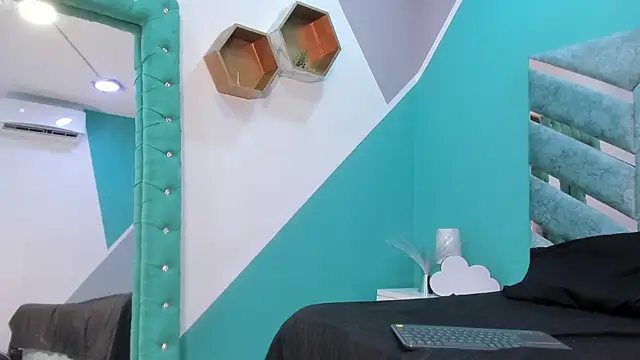 MiaJanss's cam snapshot