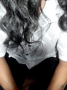 Real18sis_sex_sis's cam snapshot