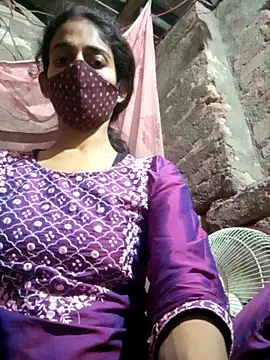 priyastrip314's web cam