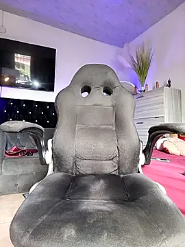 Naughty_Charly's cam snapshot