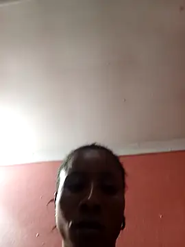 HotPetite_25's cam snapshot