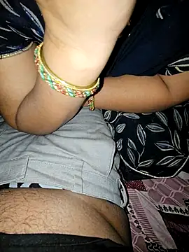 indianhotwife639's web cam