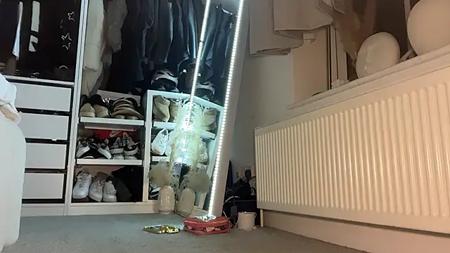 KayleeBella's cam snapshot