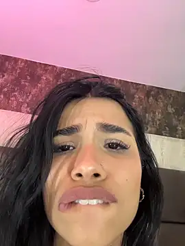 Bella_Smiith_'s cam snapshot