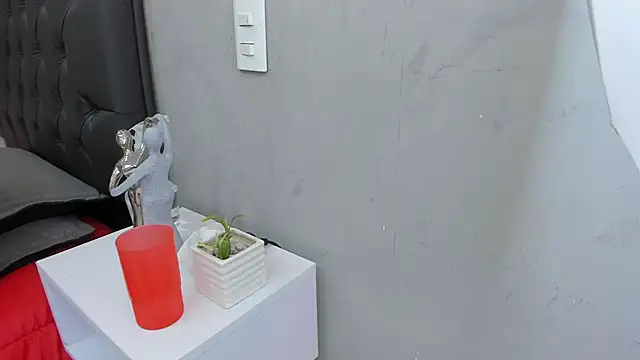 violet_and_myers's cam snapshot