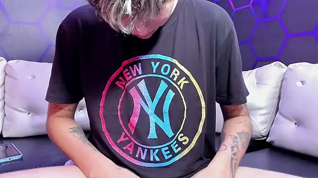 Blow2job-Lat's cam snapshot