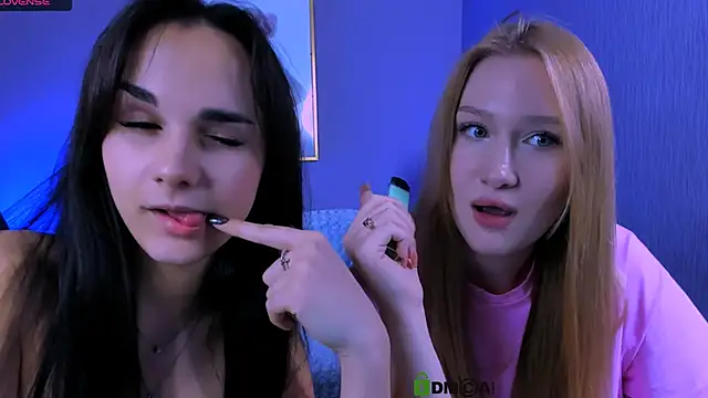 playful_sophie's cam snapshot