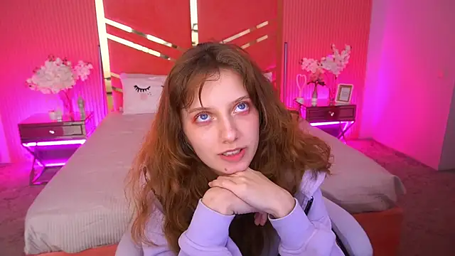 CuteeFoxy's cam snapshot