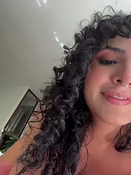 SugarTroubl33 live sex cam