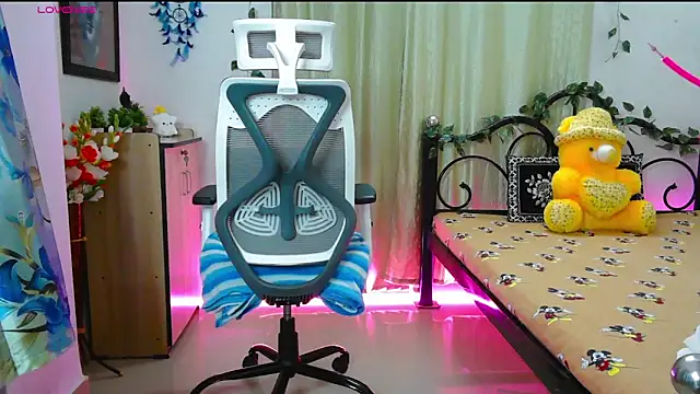 thyAnvi live sex cam