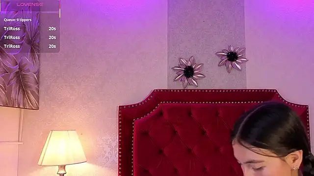 Sara_Collinss_'s cam snapshot