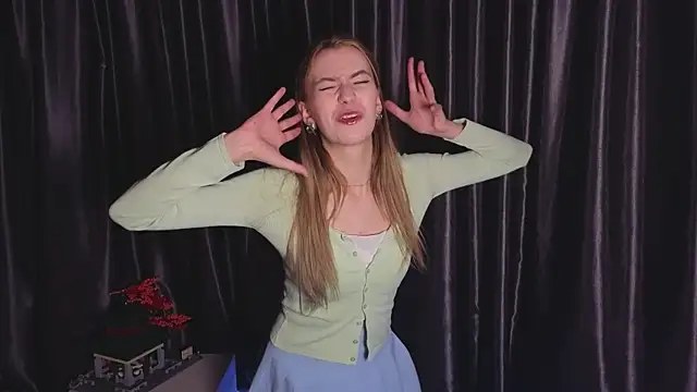 RochelCozzi's cam snapshot